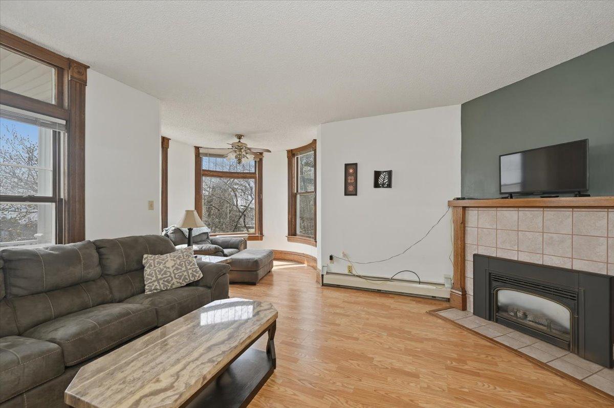 1727 E Superior Street Property Photo 17