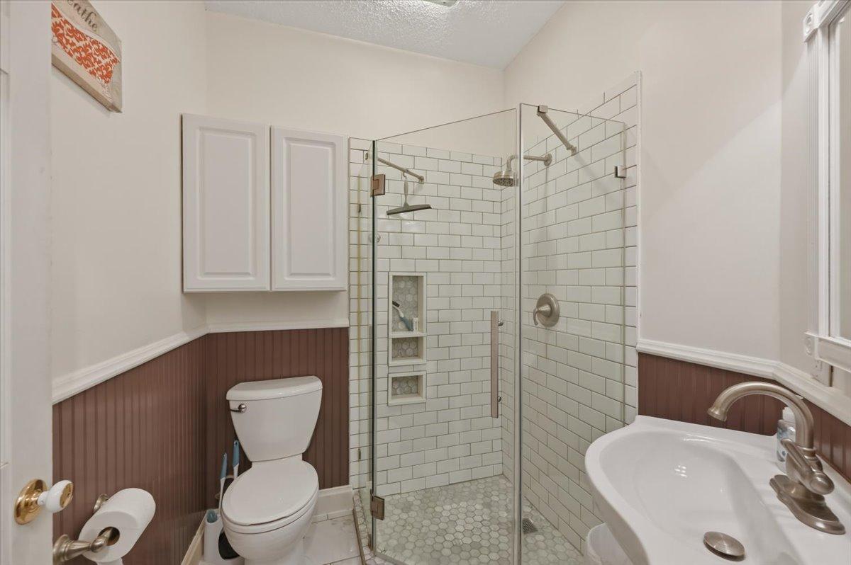 1727 E Superior Street Property Photo 20