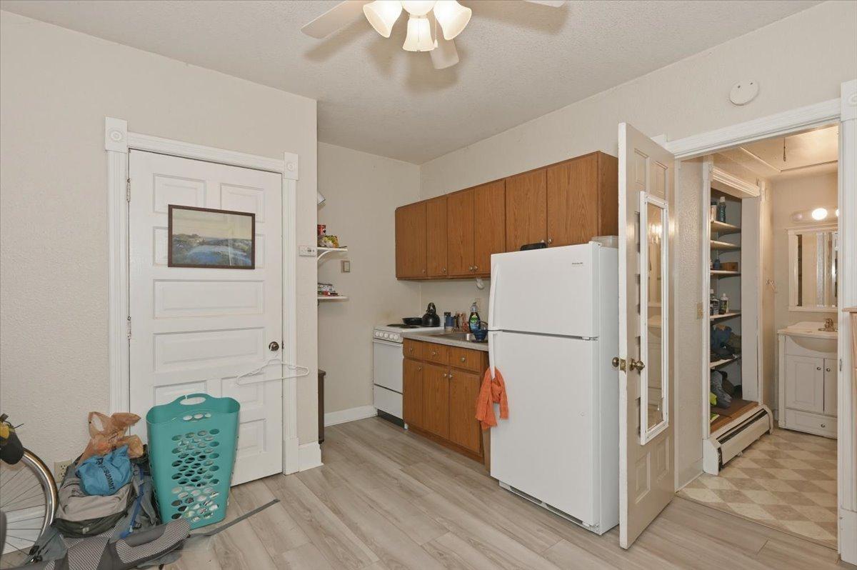 1727 E Superior Street Property Photo 31