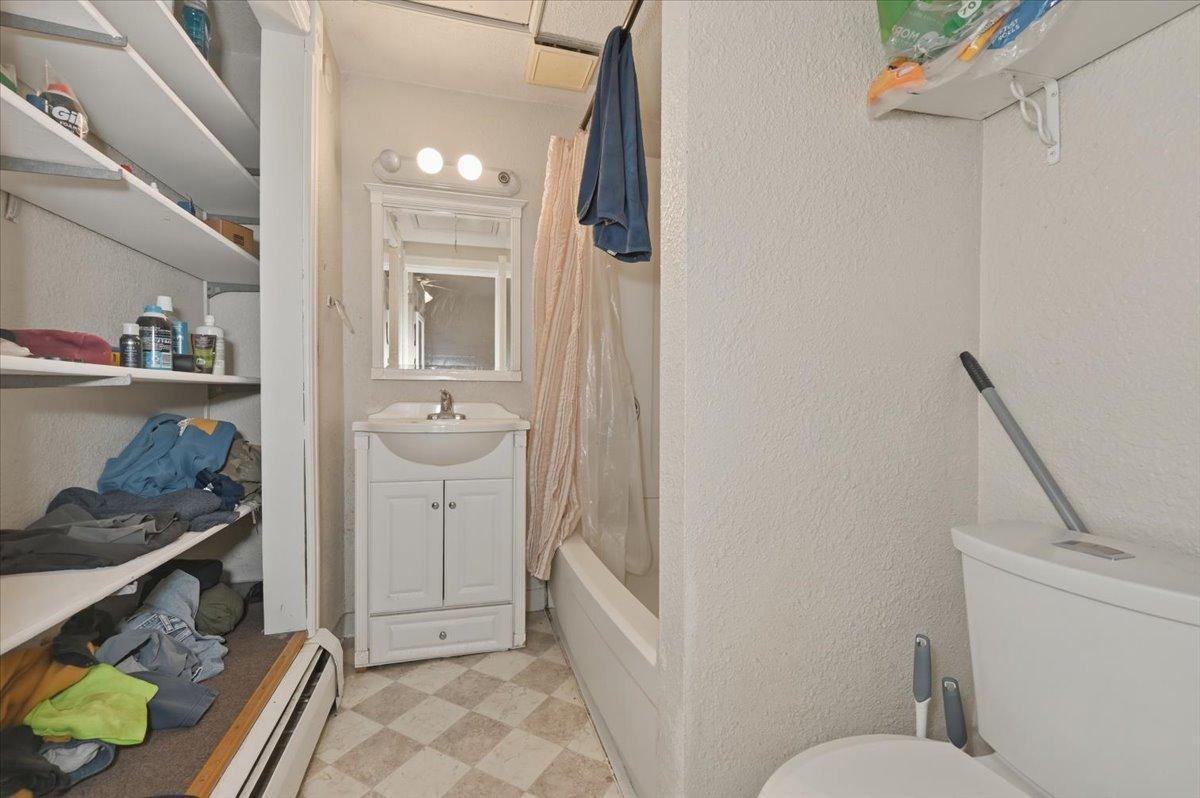 1727 E Superior Street Property Photo 33