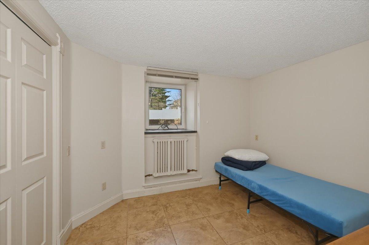 1727 E Superior Street Property Photo 37