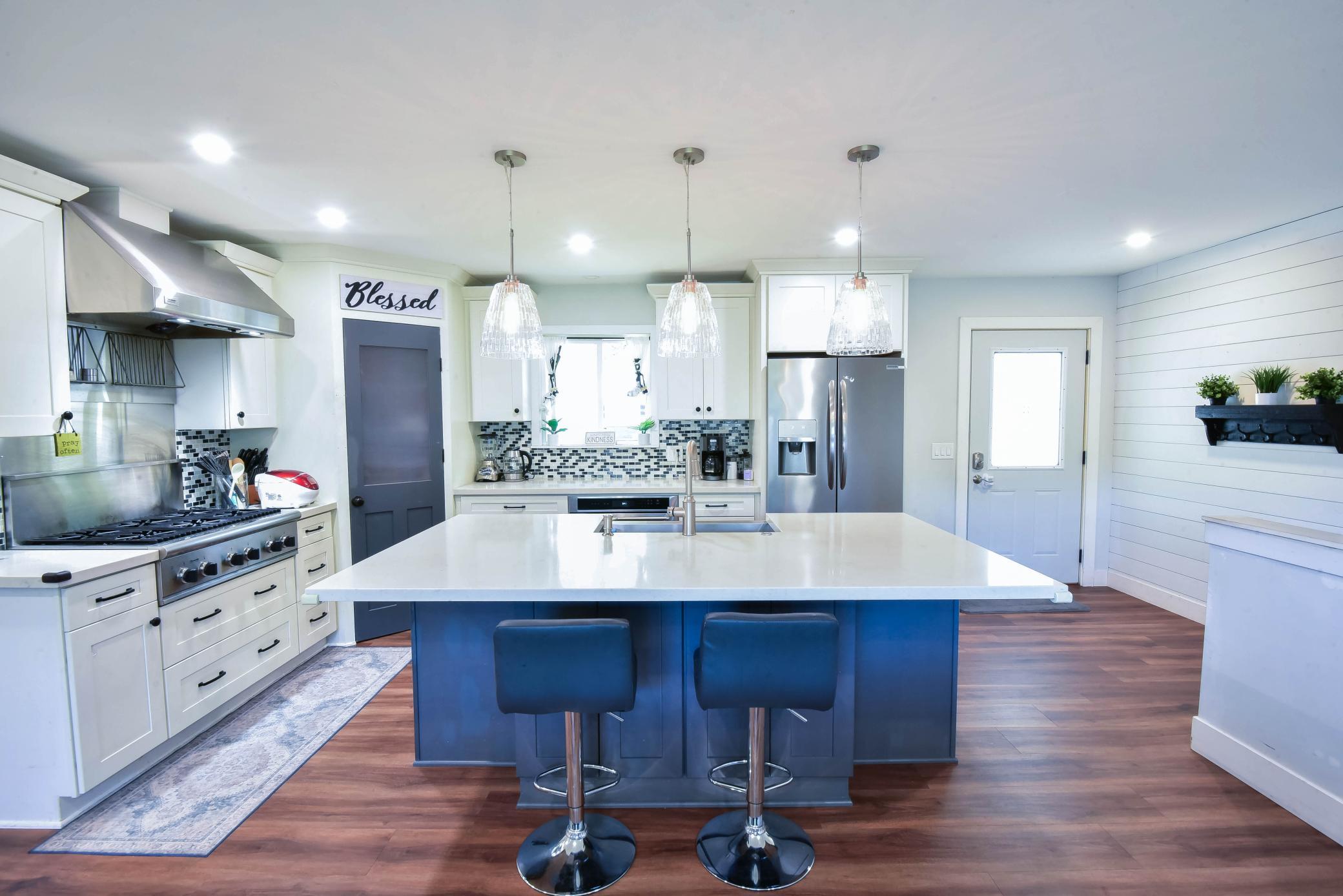 120 8th Avenue E Property Photo 10
