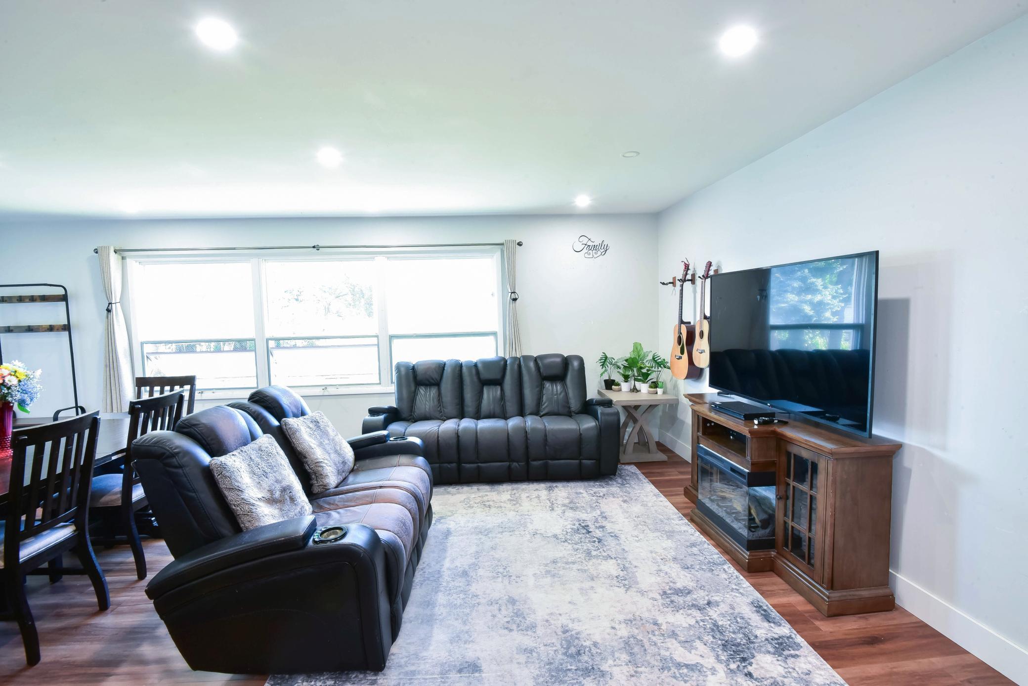 120 8th Avenue E Property Photo 11