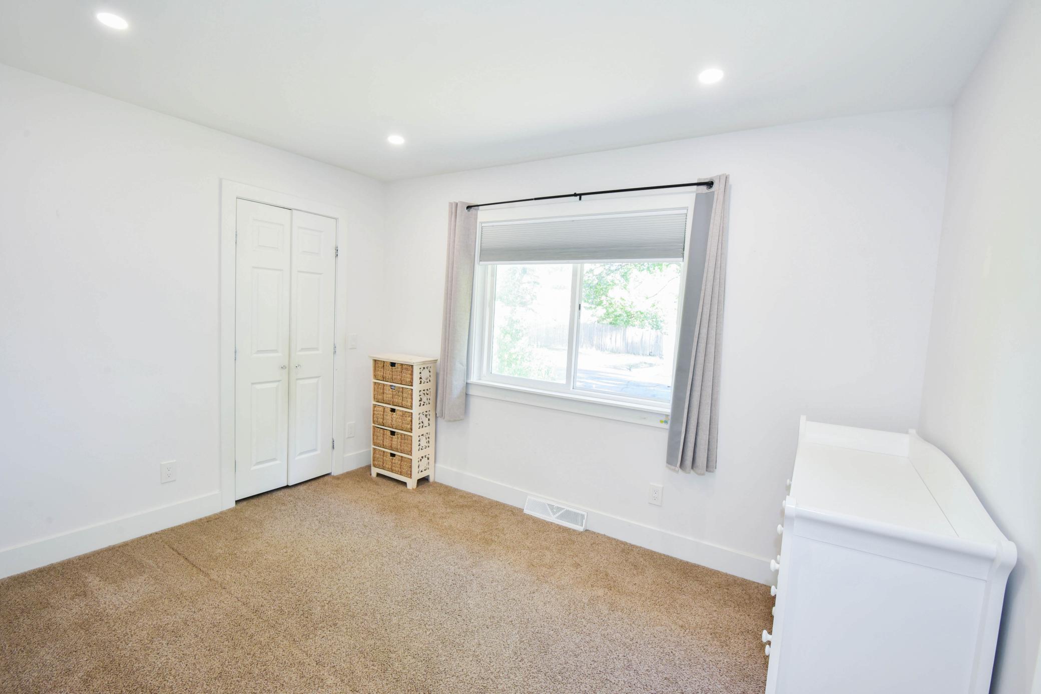 120 8th Avenue E Property Photo 14