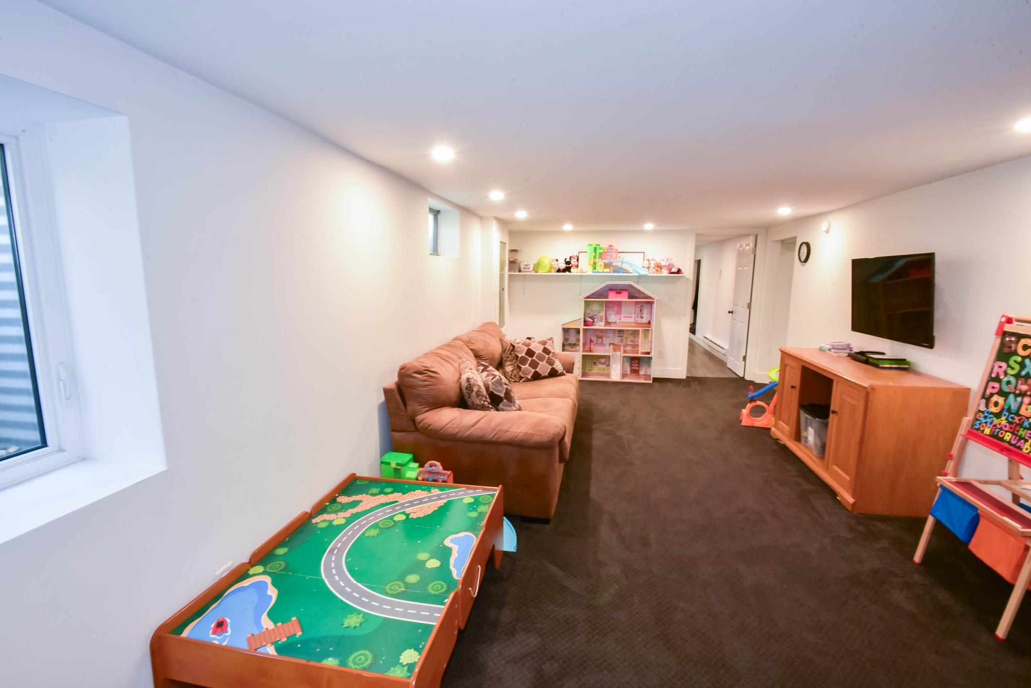 120 8th Avenue E Property Photo 20