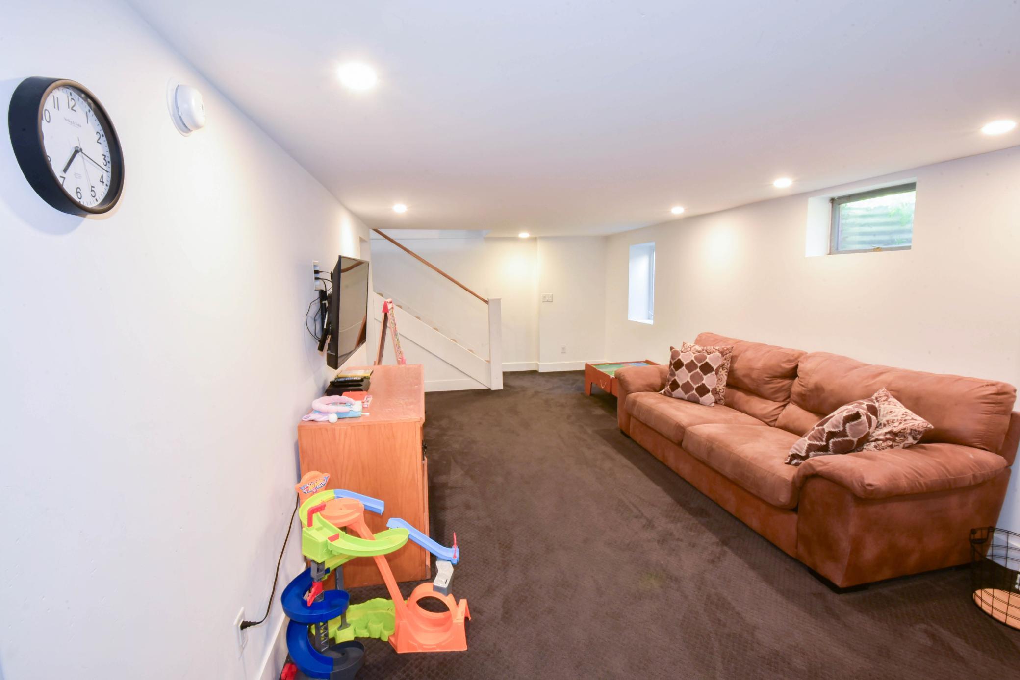 120 8th Avenue E Property Photo 21
