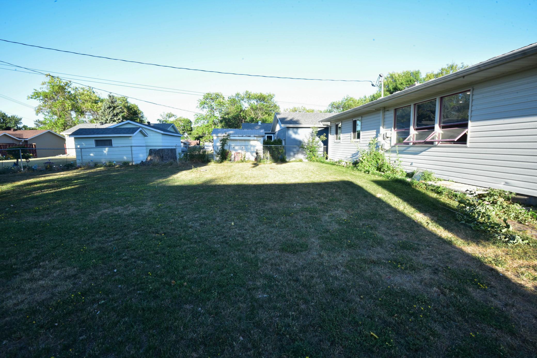 120 8th Avenue E Property Photo 30