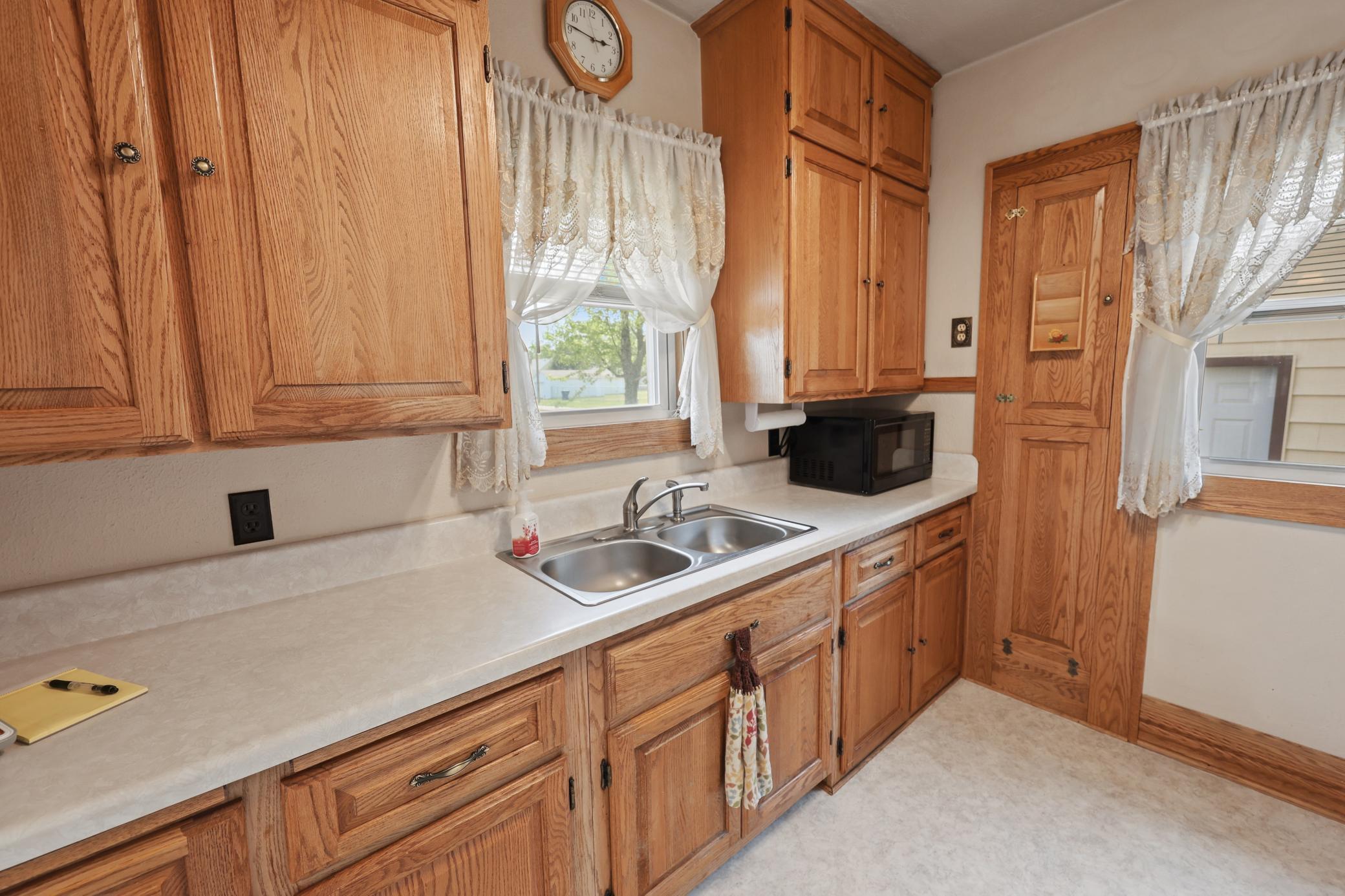 307 23rd Avenue N Property Photo 6