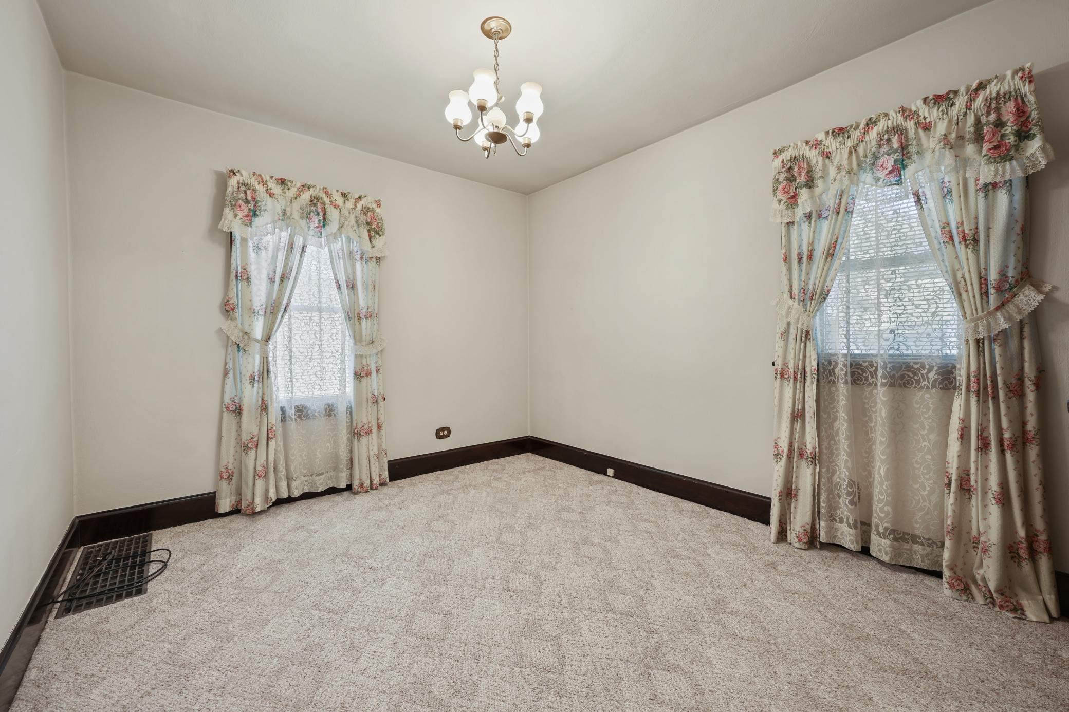 307 23rd Avenue N Property Photo 14