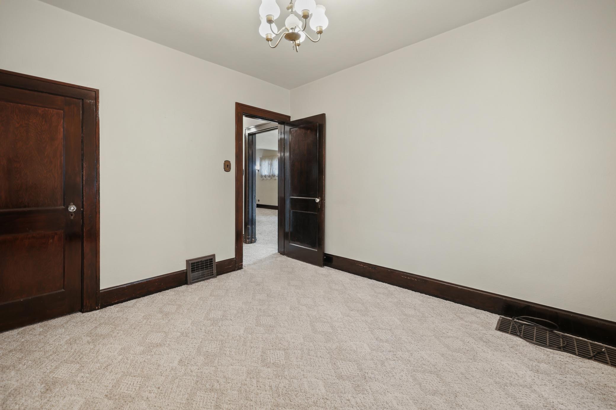 307 23rd Avenue N Property Photo 16