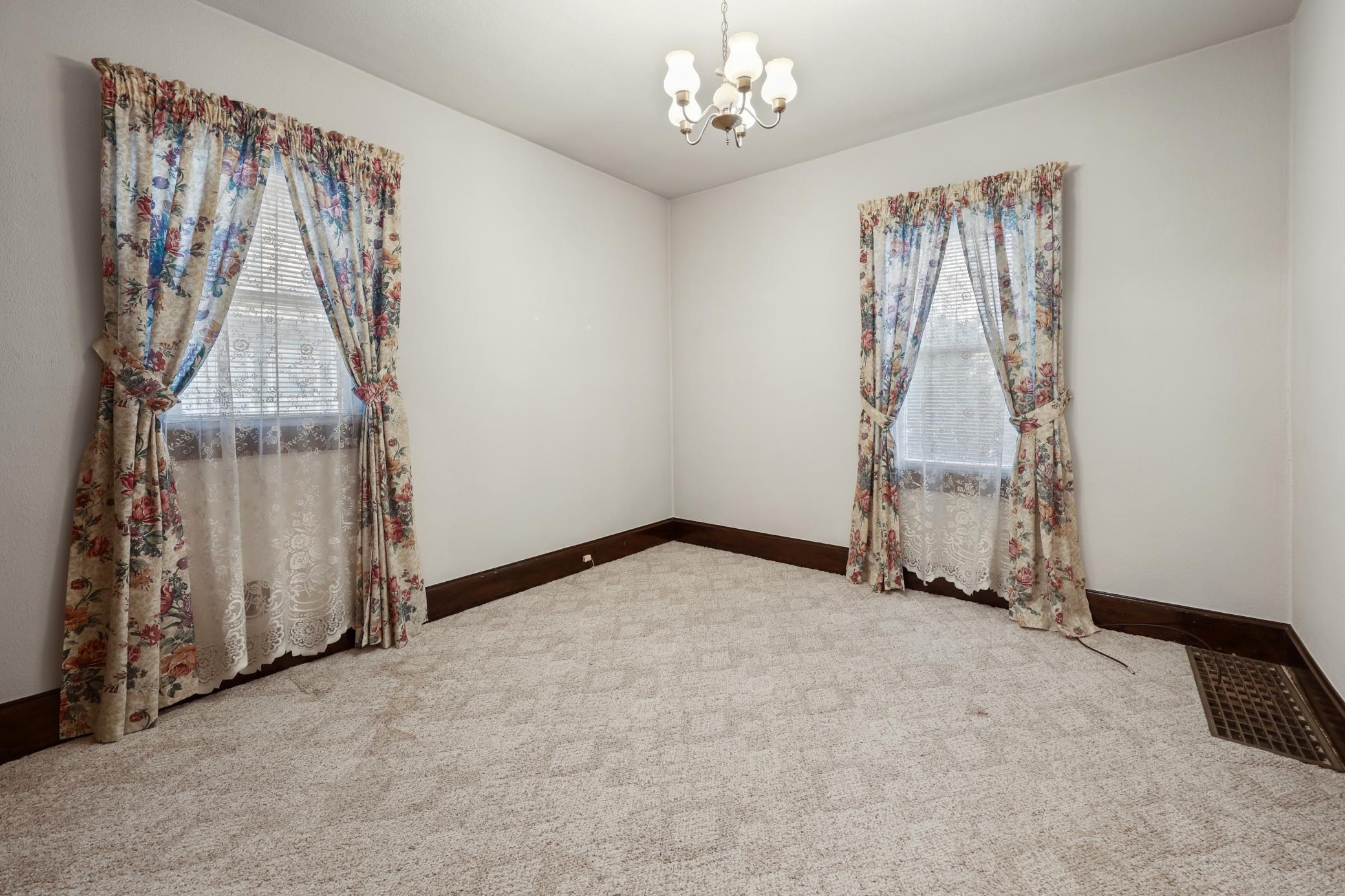 307 23rd Avenue N Property Photo 18