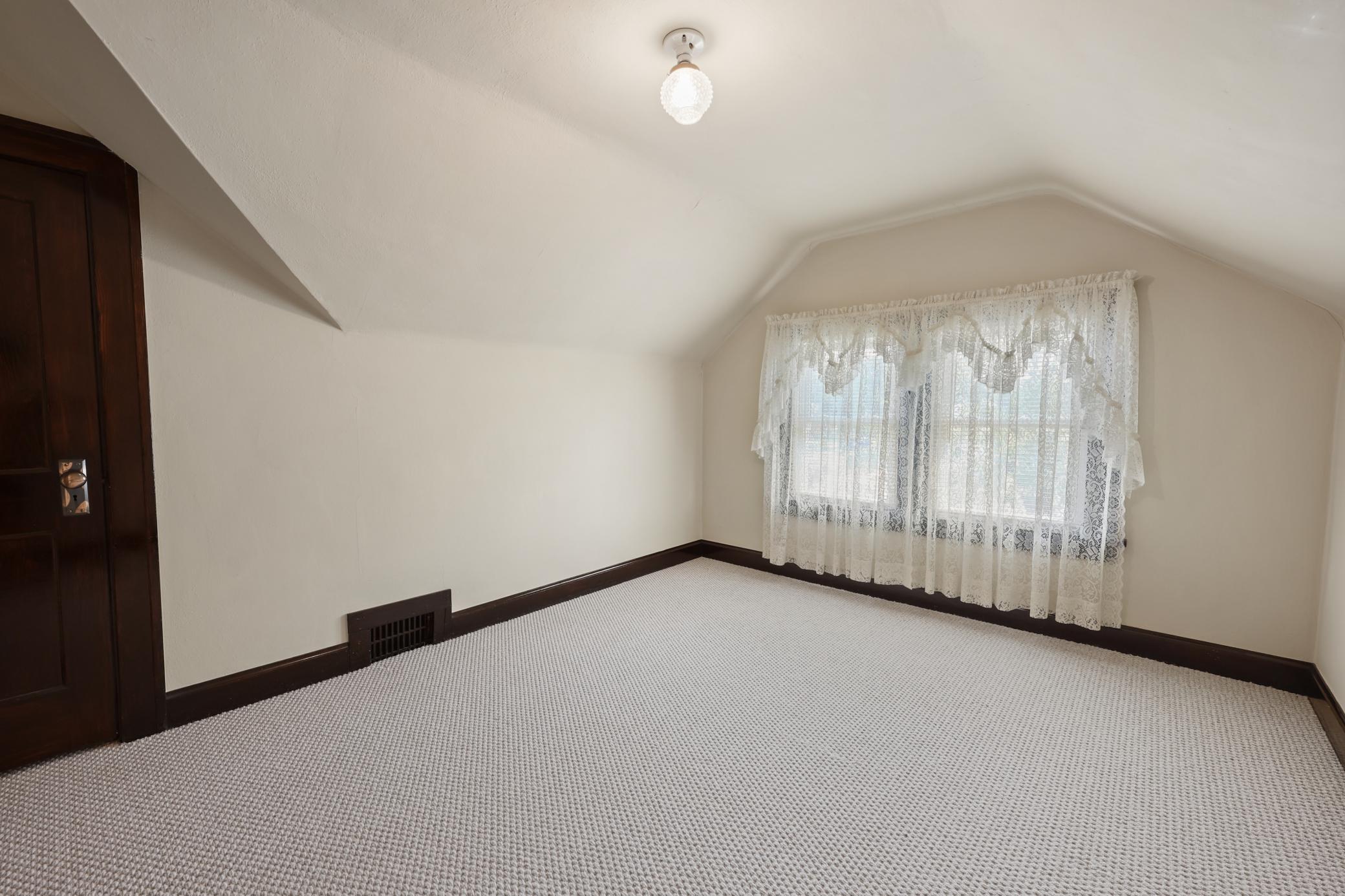 307 23rd Avenue N Property Photo 23