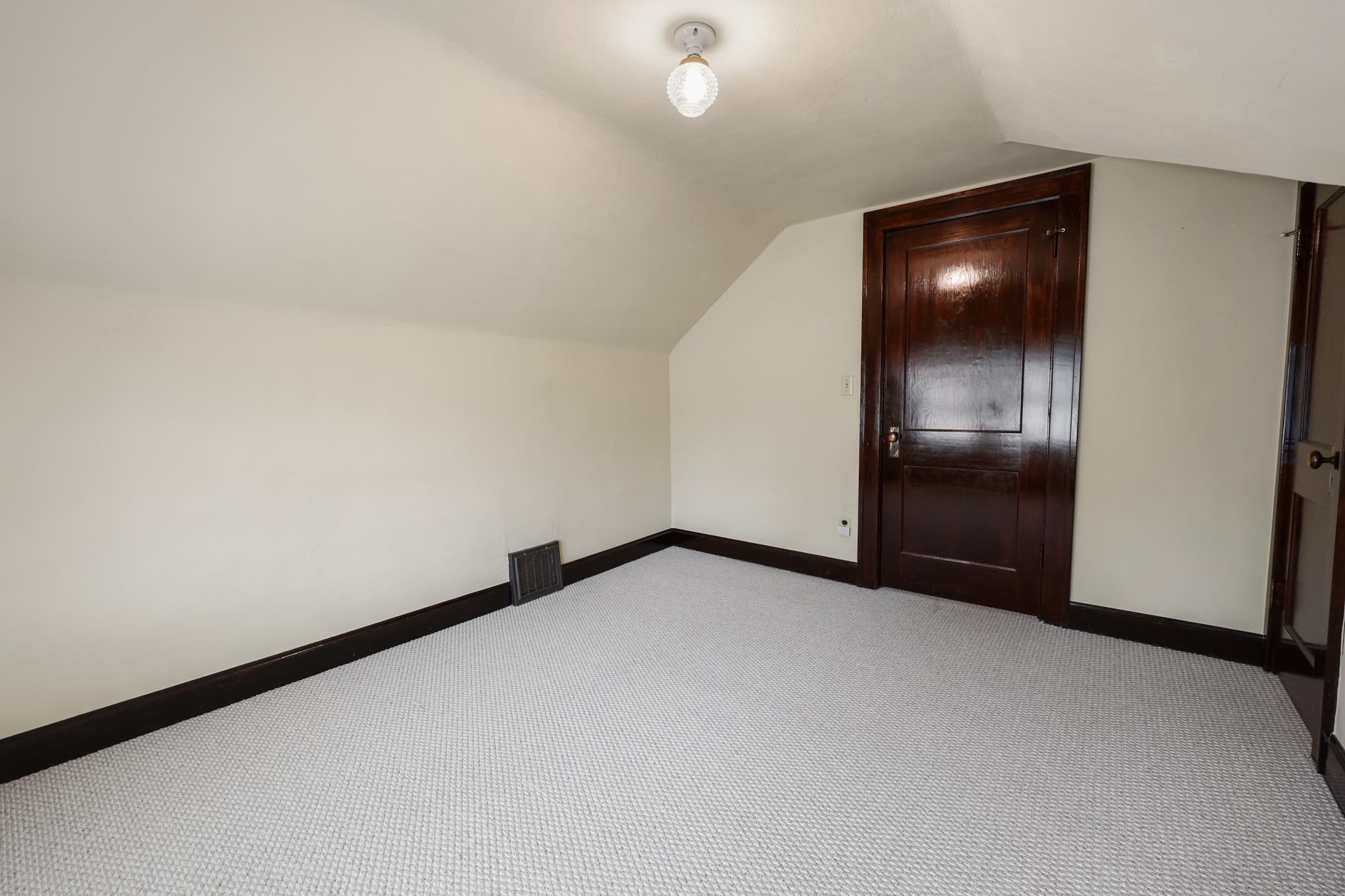 307 23rd Avenue N Property Photo 24