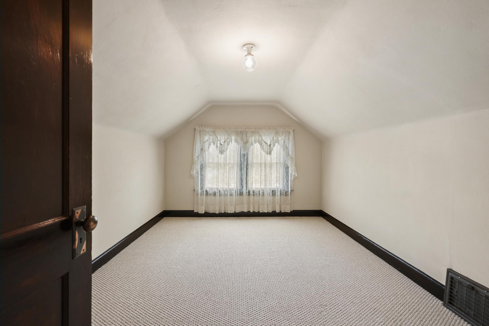 307 23rd Avenue N Property Photo 26