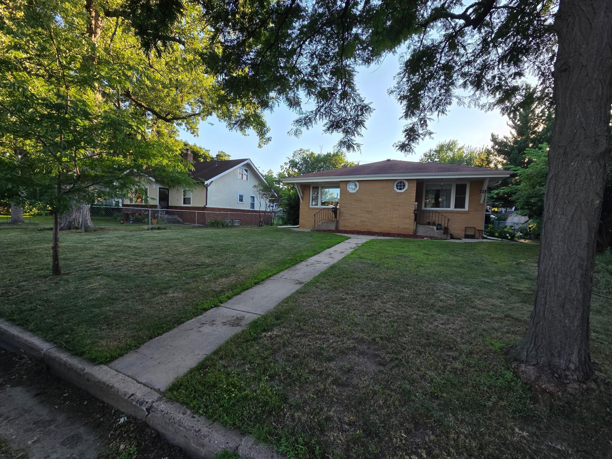 4229 Unity Avenue N Property Photo 2