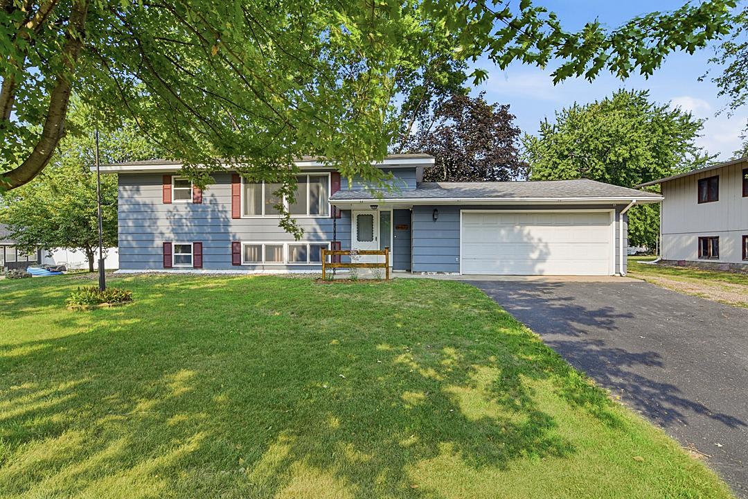967 6th Avenue N Property Photo 2