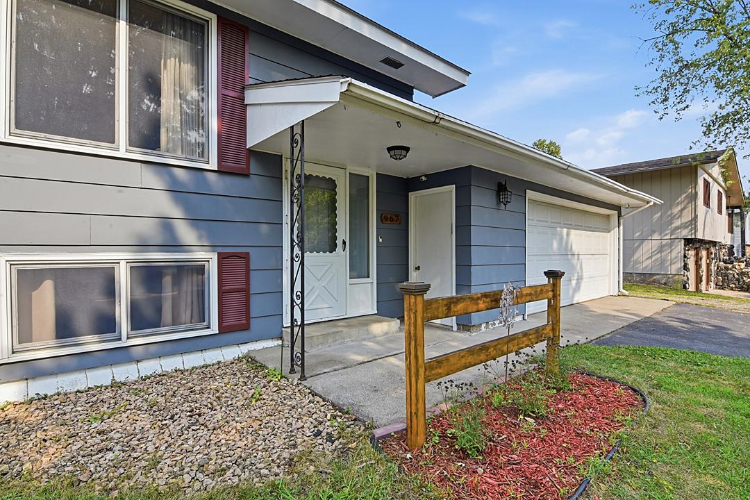 967 6th Avenue N Property Photo 4