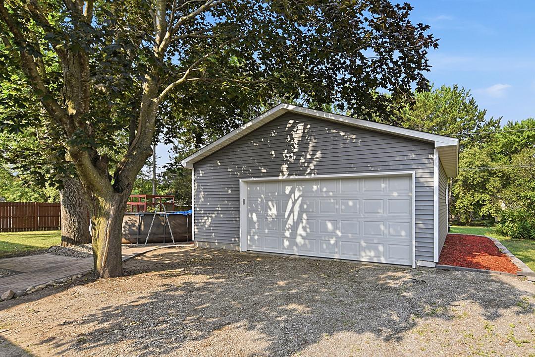 967 6th Avenue N Property Photo 22
