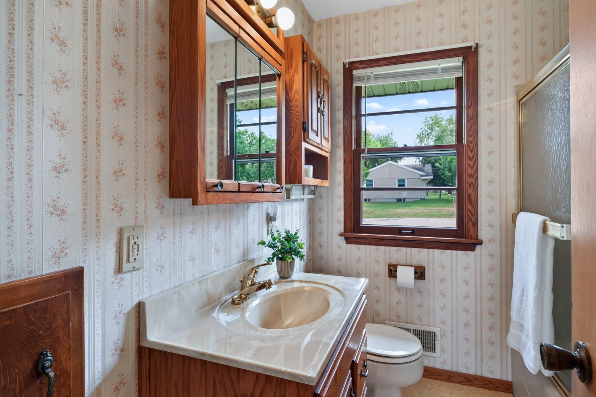 6836 Monroe Street Ne Property Photo 16