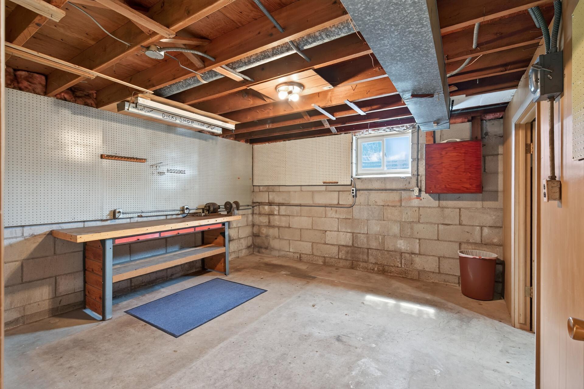 6836 Monroe Street Ne Property Photo 25
