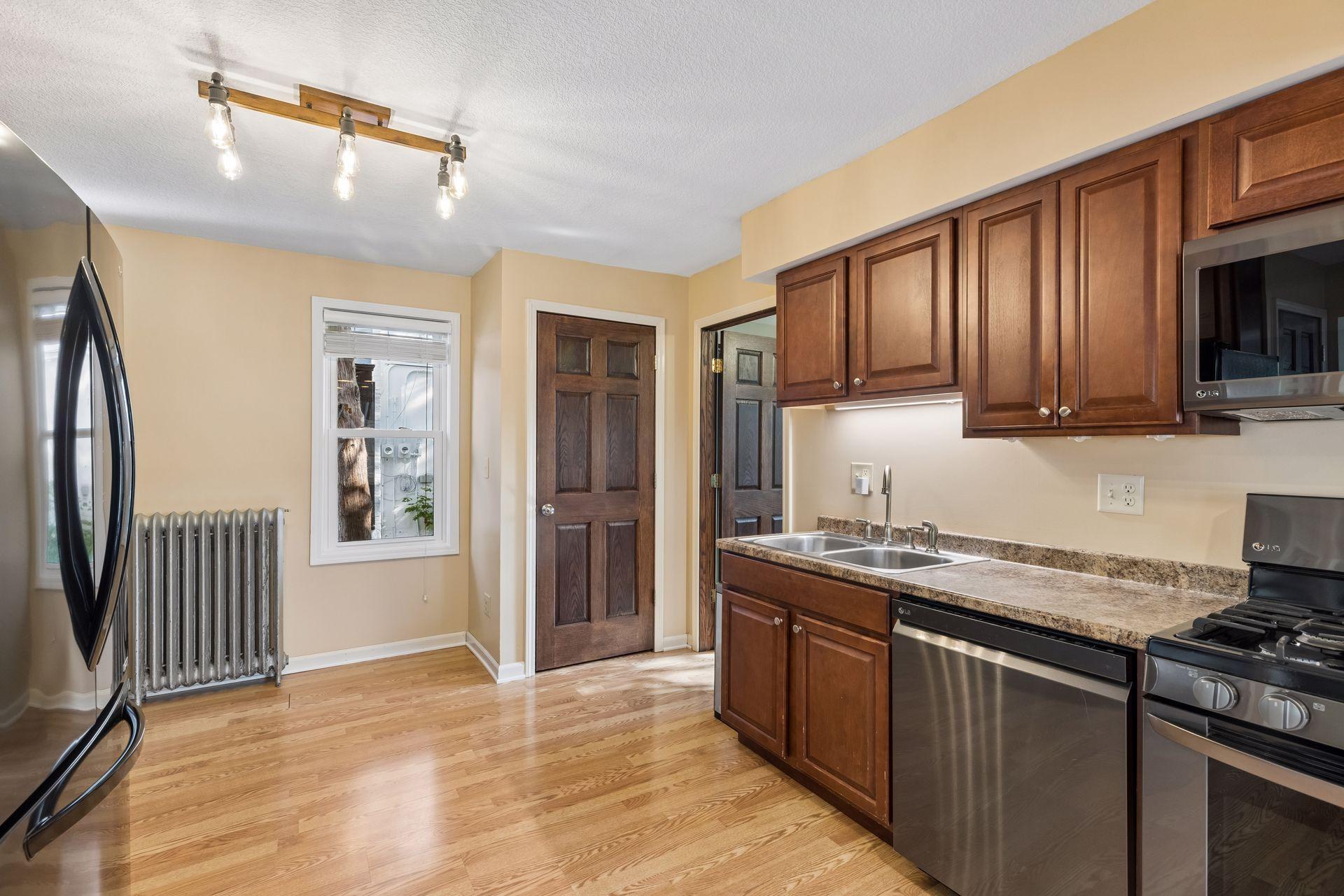420 Daly Street Property Photo 17