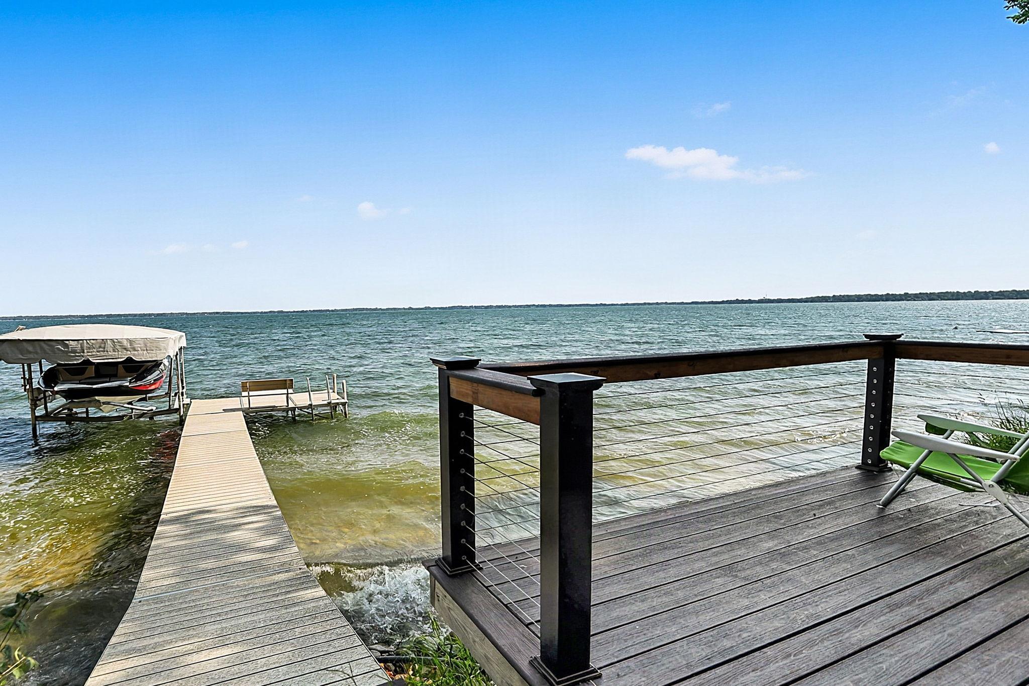 8995 N Shore Drive Property Photo 9