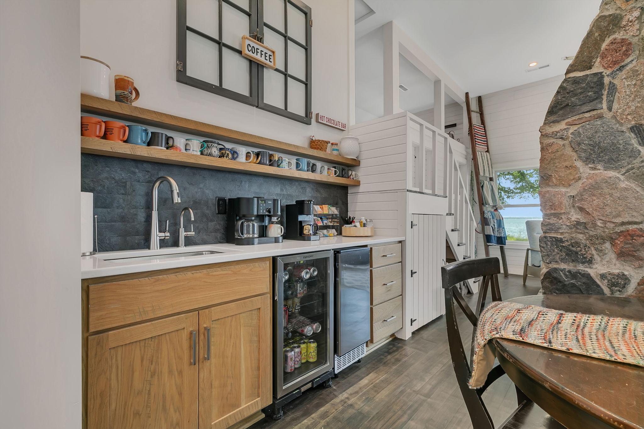 8995 N Shore Drive Property Photo 29