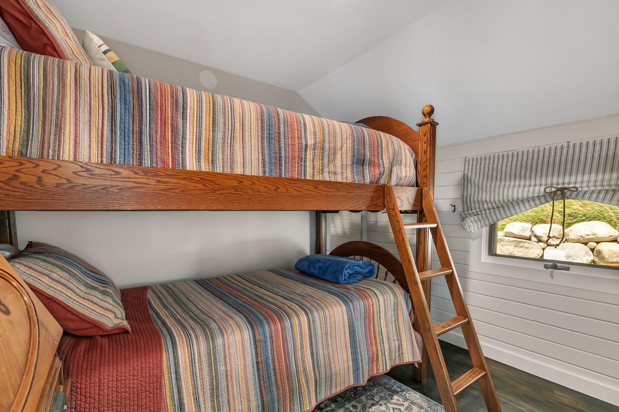 8995 N Shore Drive Property Photo 34