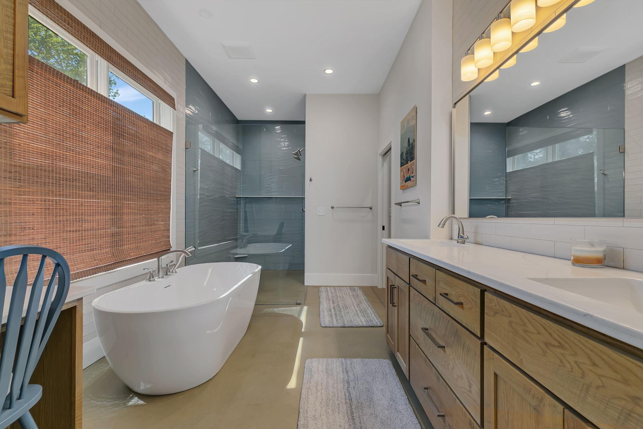 8995 N Shore Drive Property Photo 39