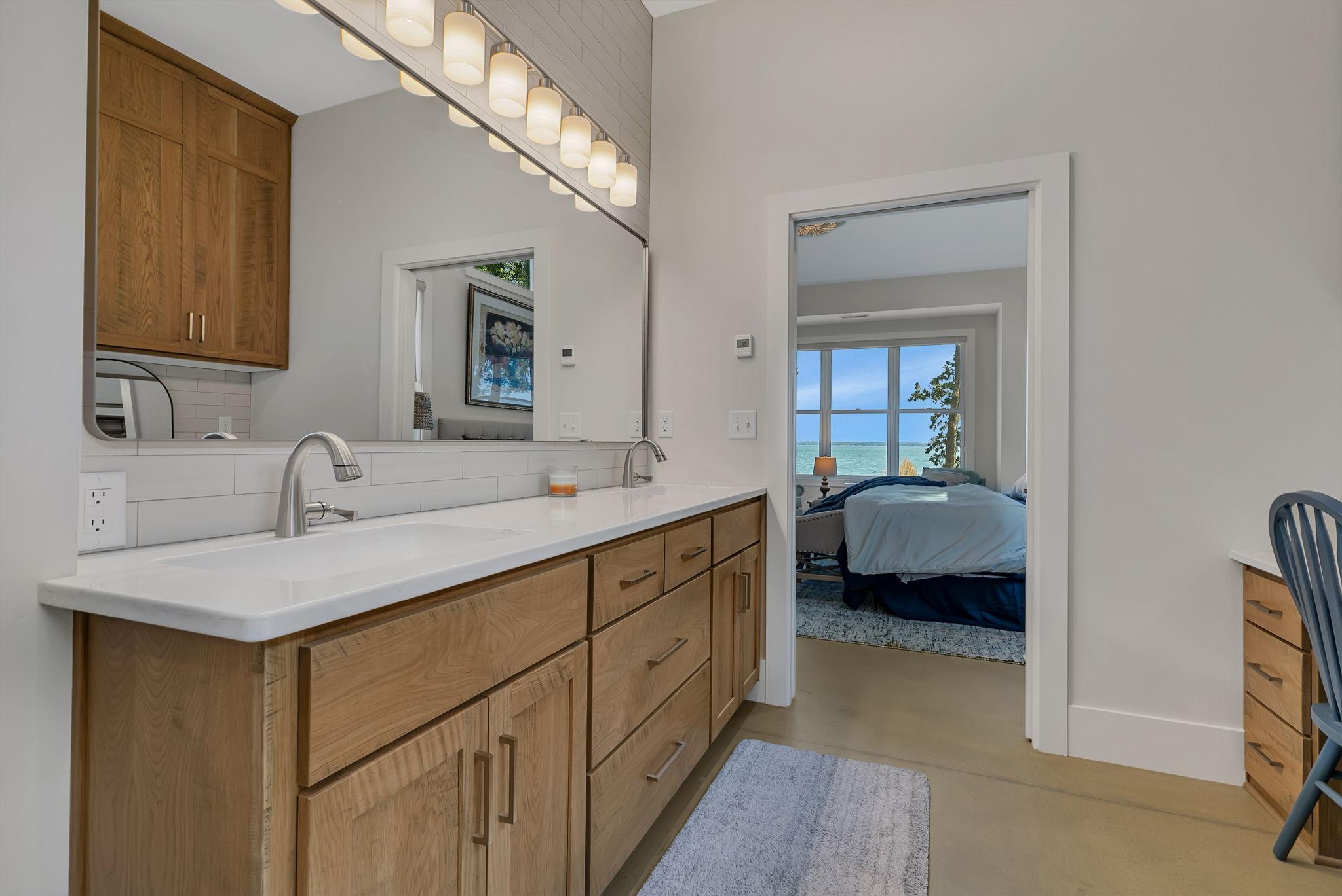 8995 N Shore Drive Property Photo 41