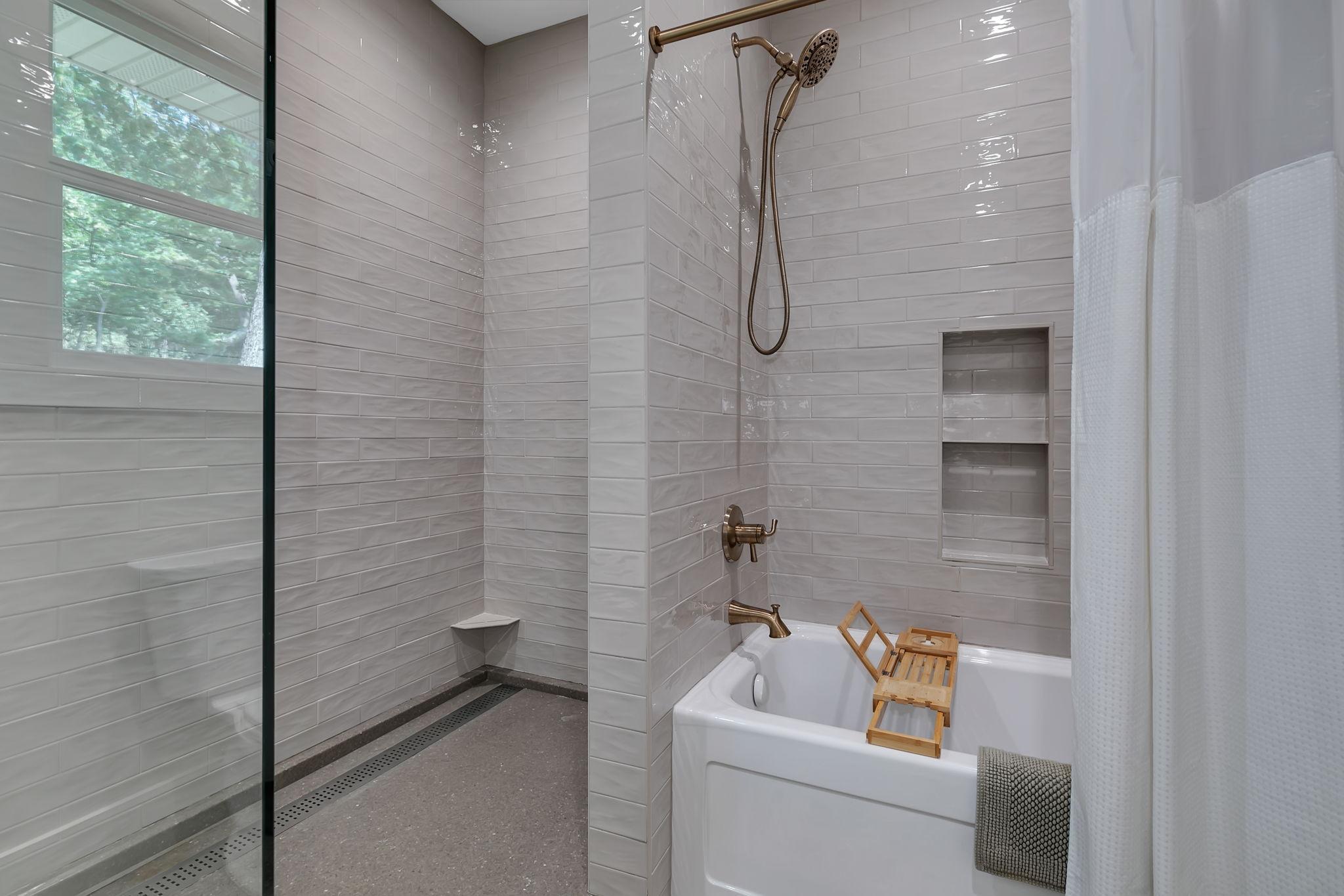8995 N Shore Drive Property Photo 69