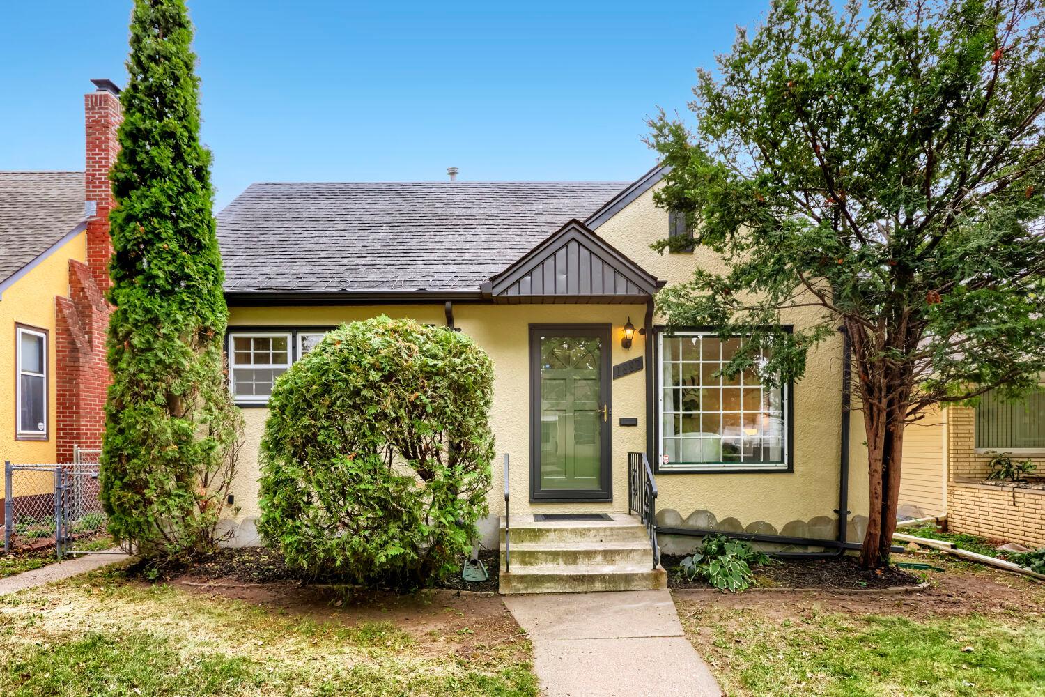 1882 Hawthorne Avenue E Property Photo 1