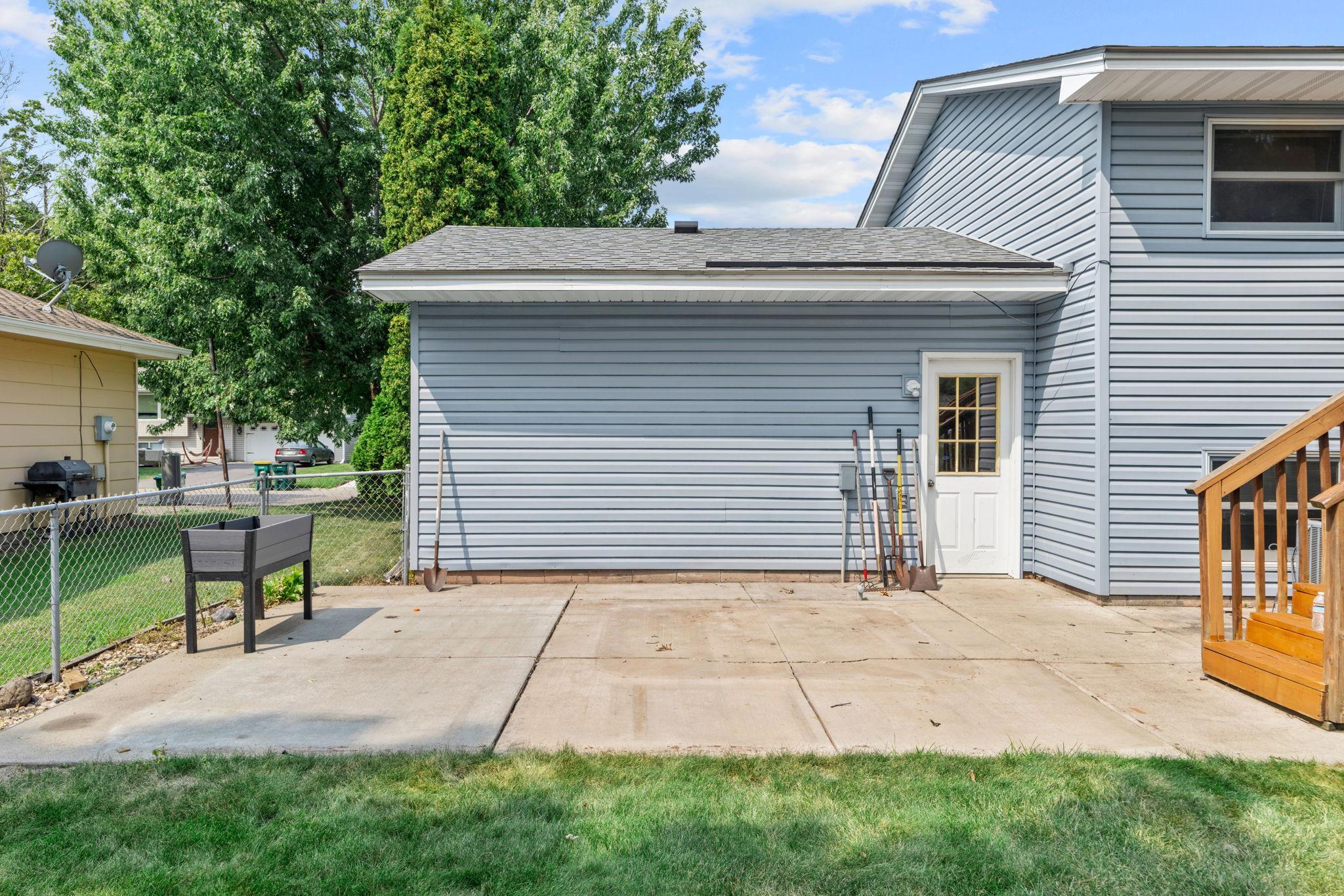 3501 84th Circle N Property Photo 17
