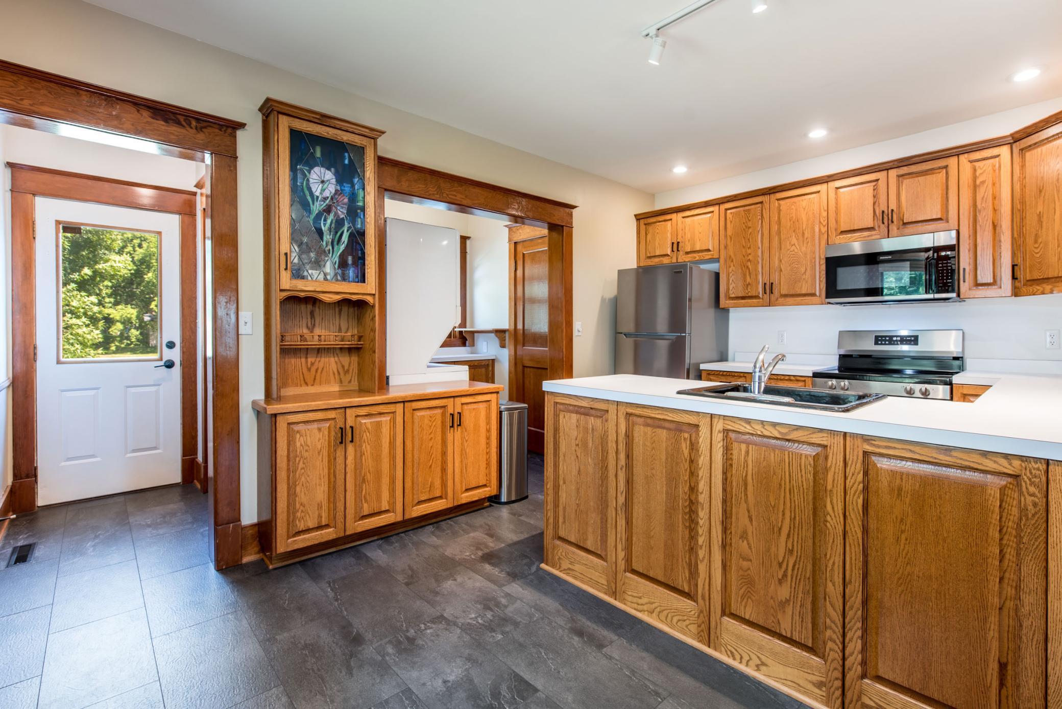 305 8th Avenue E Property Photo 13