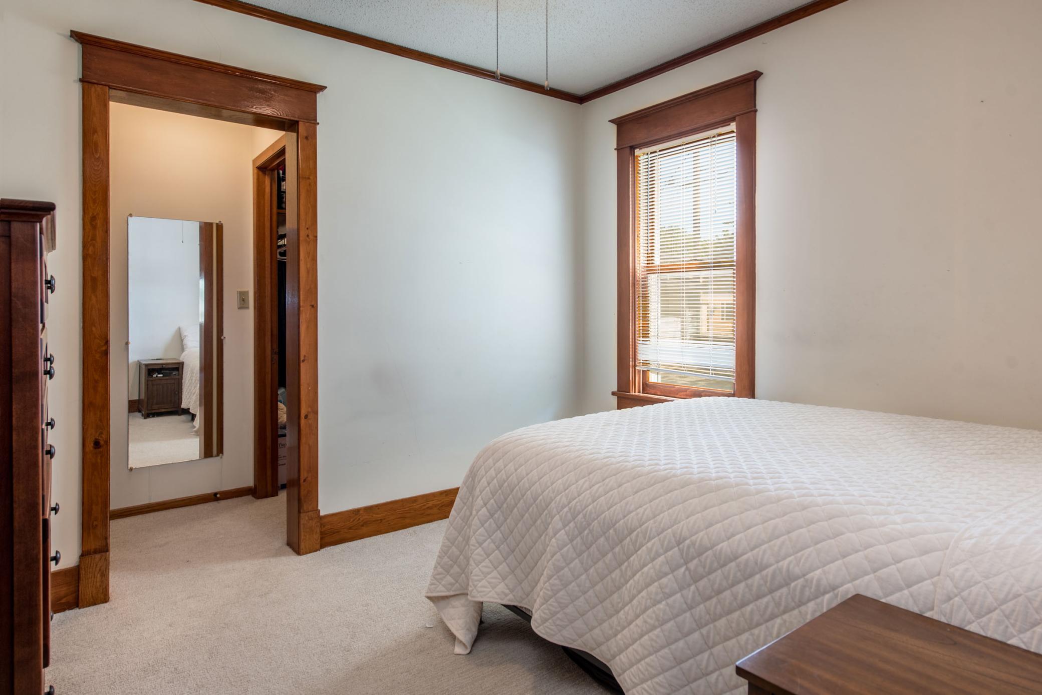 305 8th Avenue E Property Photo 17