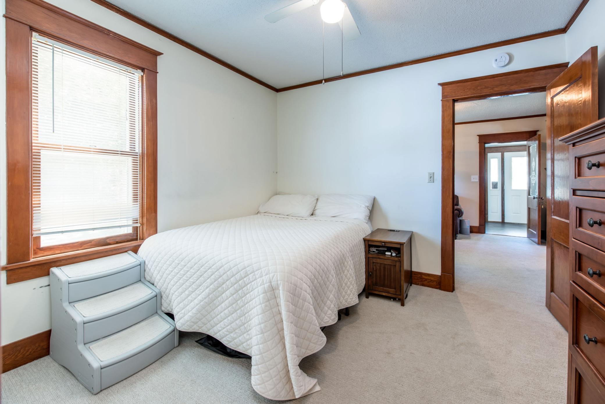 305 8th Avenue E Property Photo 18