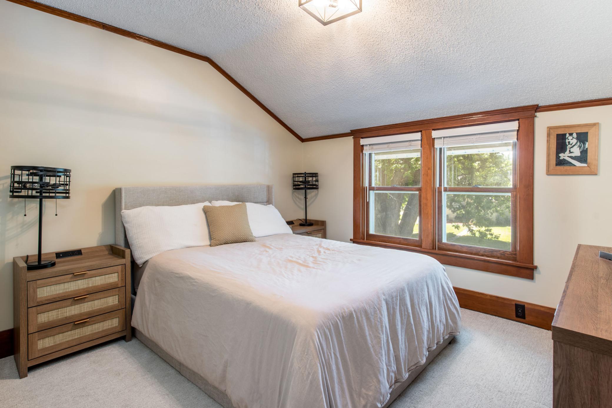 305 8th Avenue E Property Photo 20