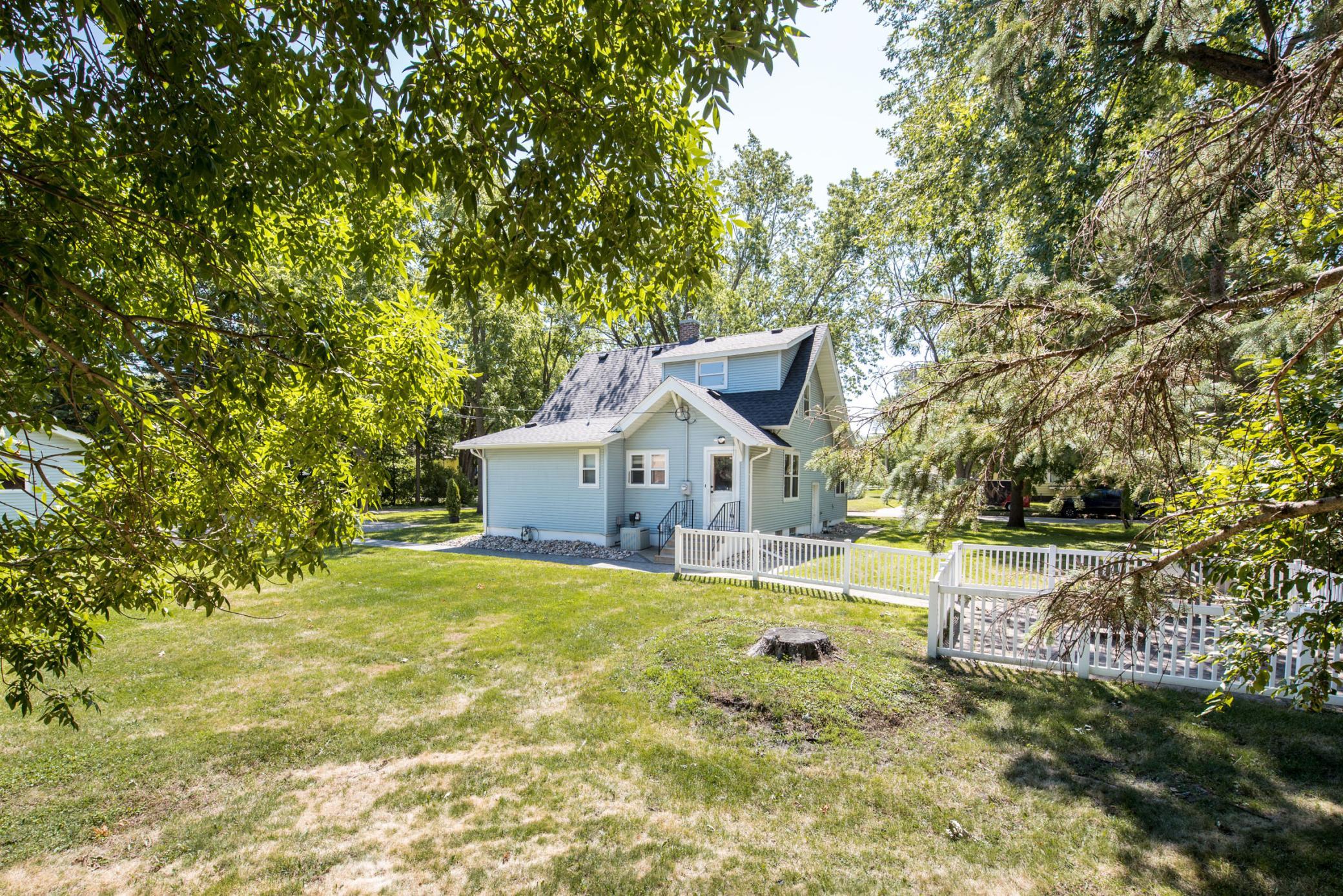 305 8th Avenue E Property Photo 28