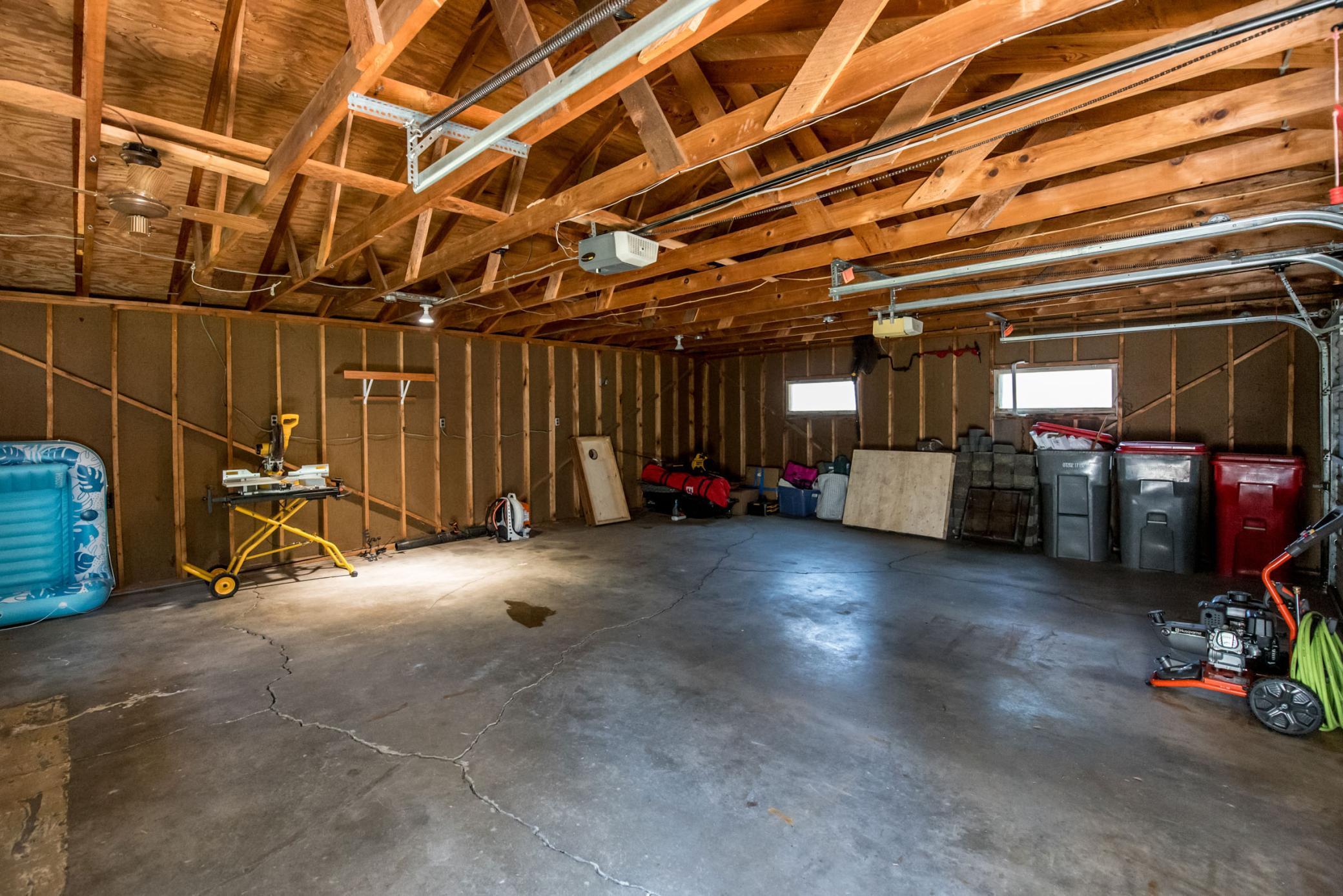 305 8th Avenue E Property Photo 33