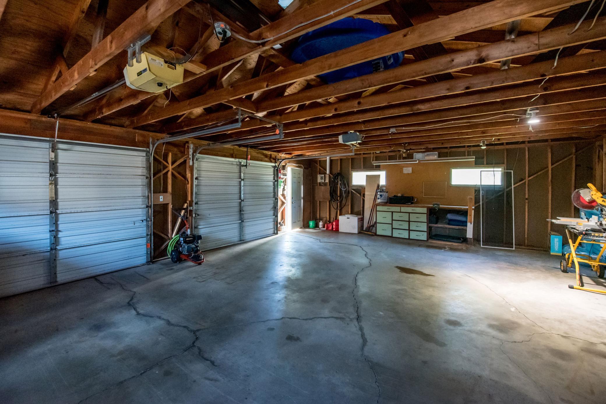 305 8th Avenue E Property Photo 34