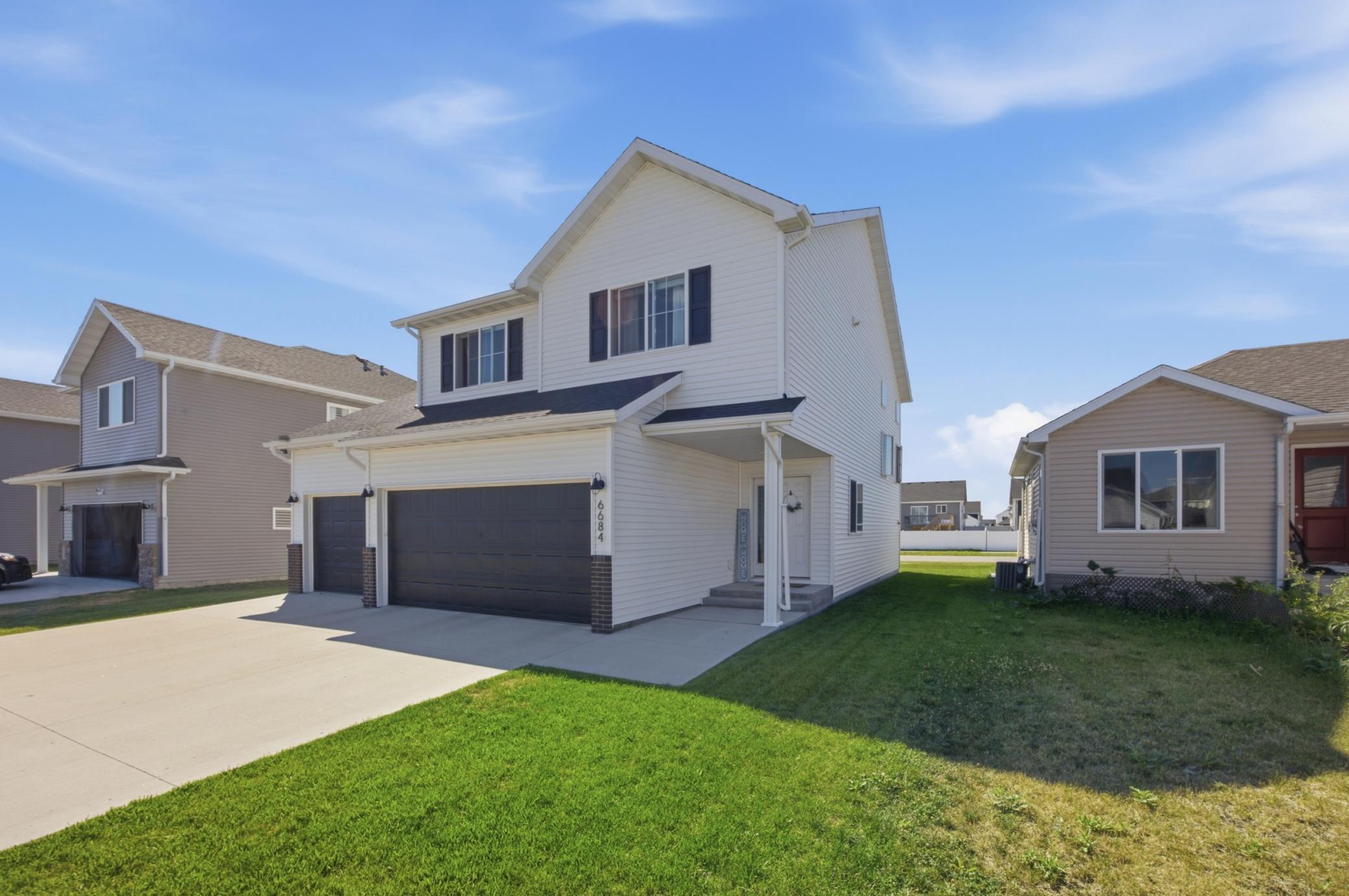 6684 Toronto Drive S Property Photo 2