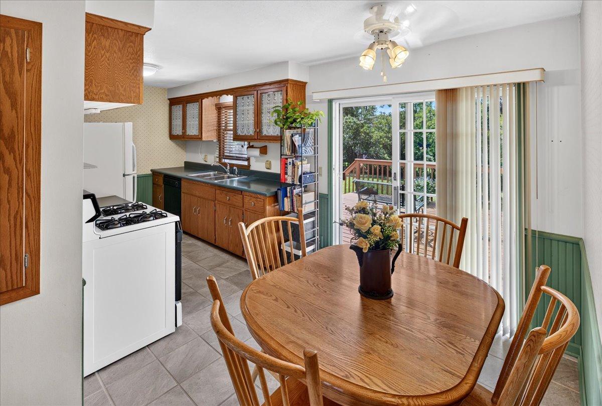 10707 Chowen Circle Property Photo 4