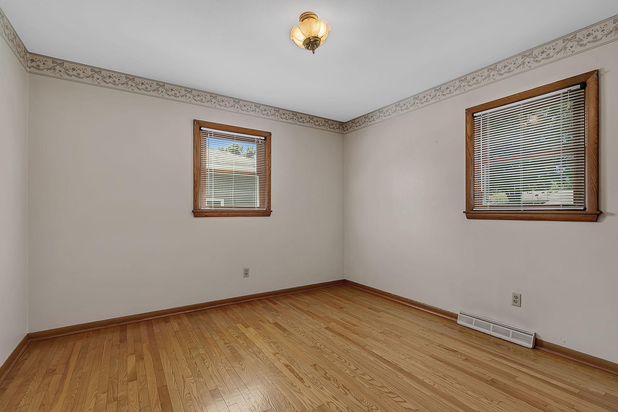 523 6th Ave N Property Photo 22