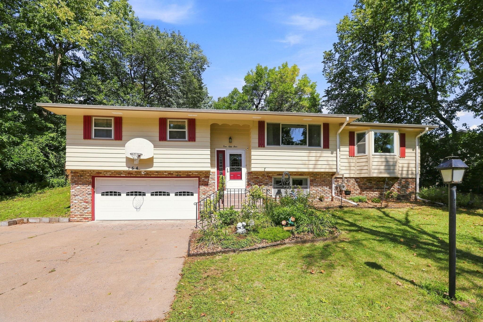 154 Yoho Drive Property Photo 1