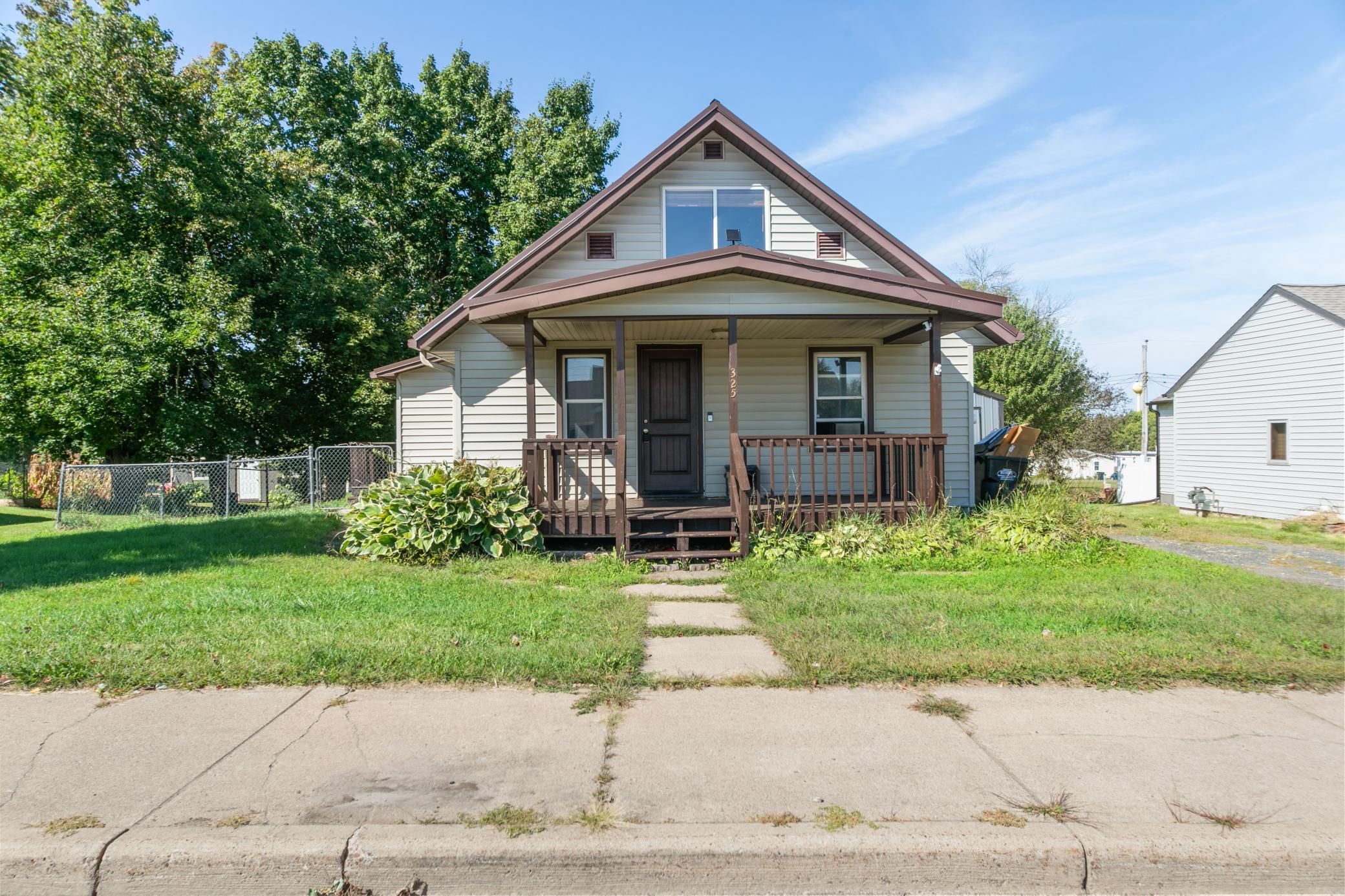 325 Prentice Street S Property Photo 1