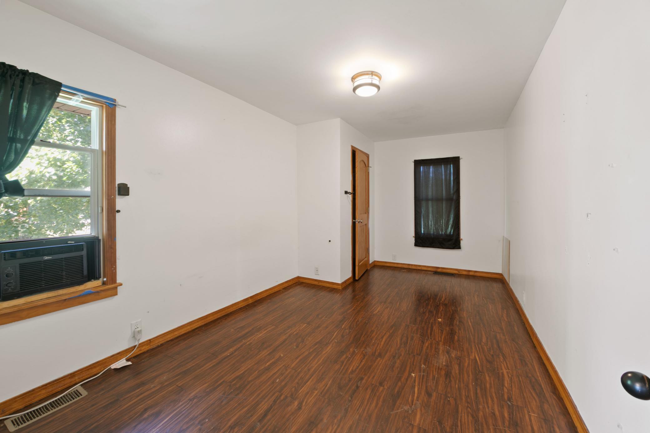 325 Prentice Street S Property Photo 6