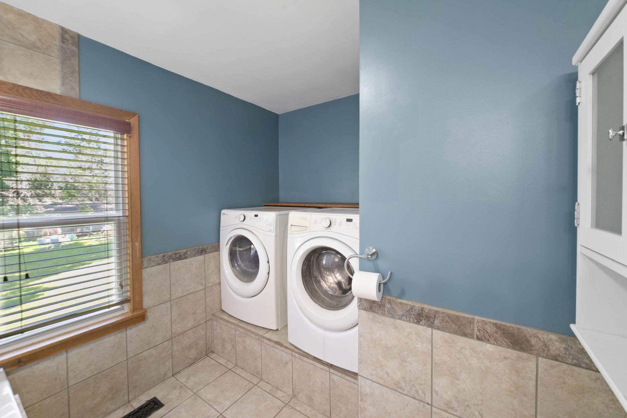 325 Prentice Street S Property Photo 9