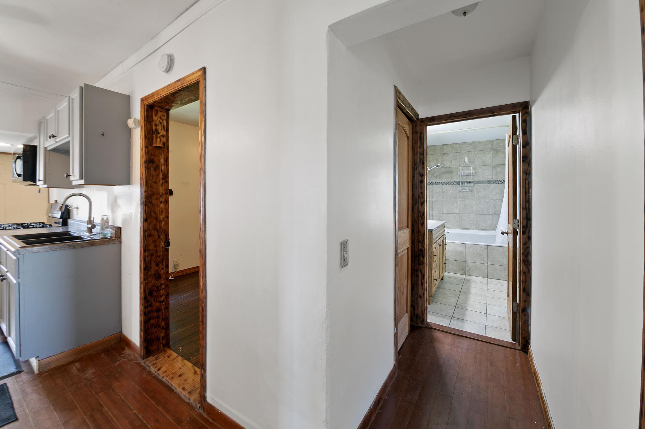 325 Prentice Street S Property Photo 12