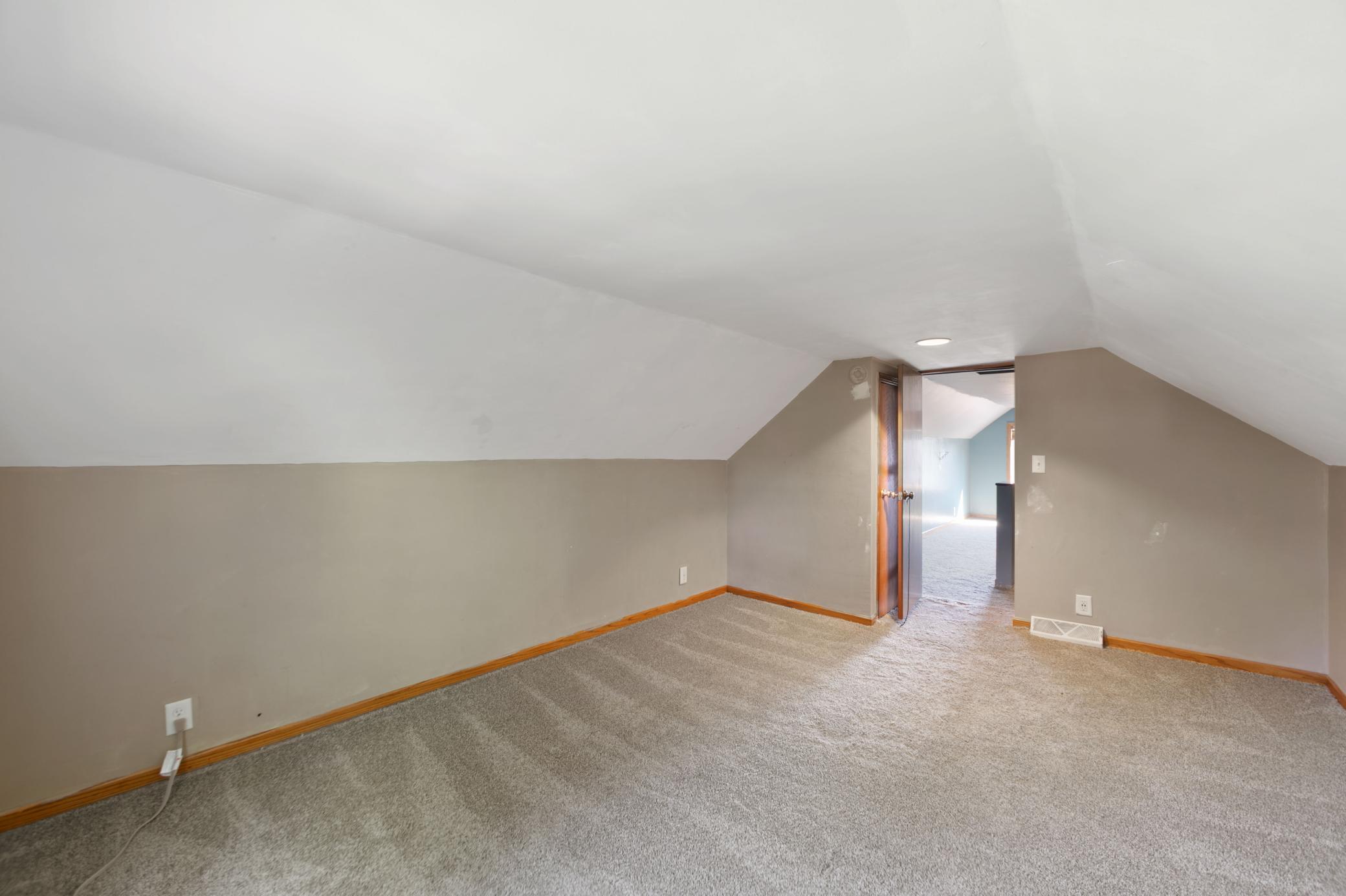 325 Prentice Street S Property Photo 16