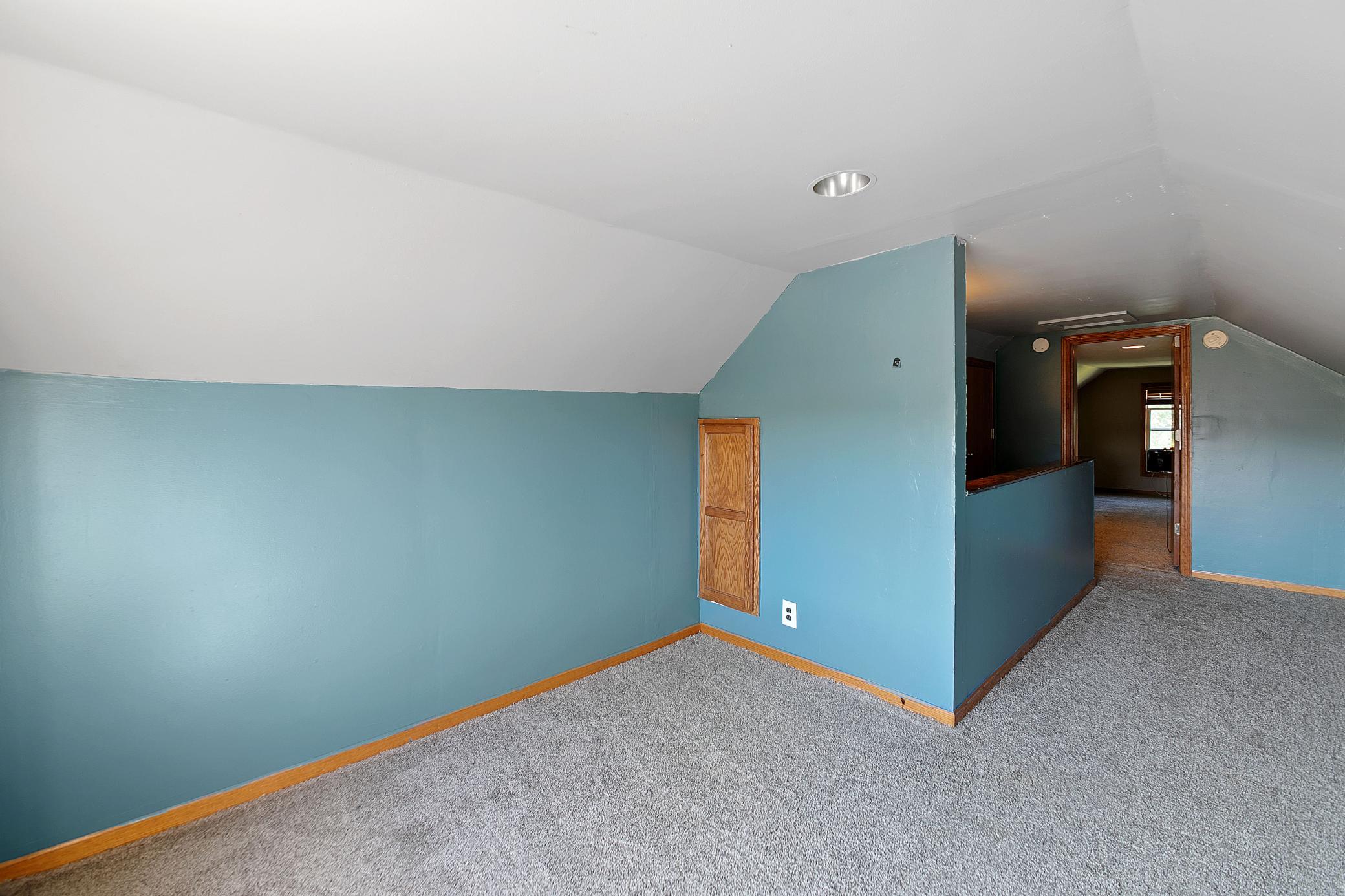 325 Prentice Street S Property Photo 18